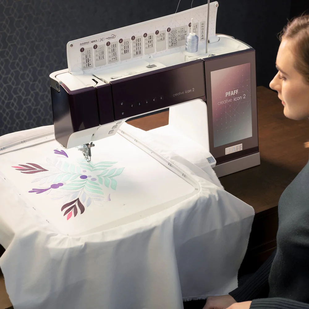 PFAFF® Creative Icon™ 2