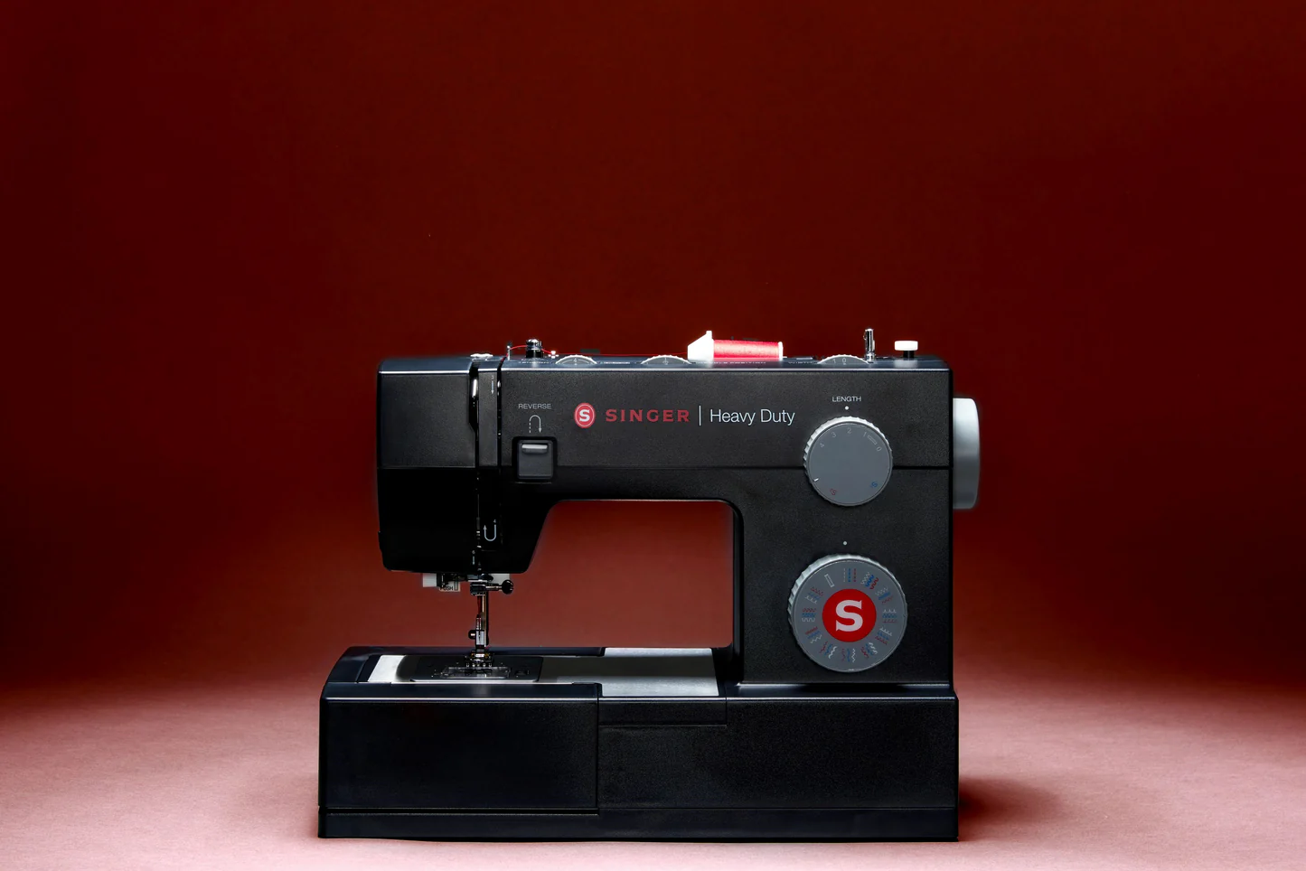 SINGER® Heavy Duty™ 4432 Black Edition 2 1
