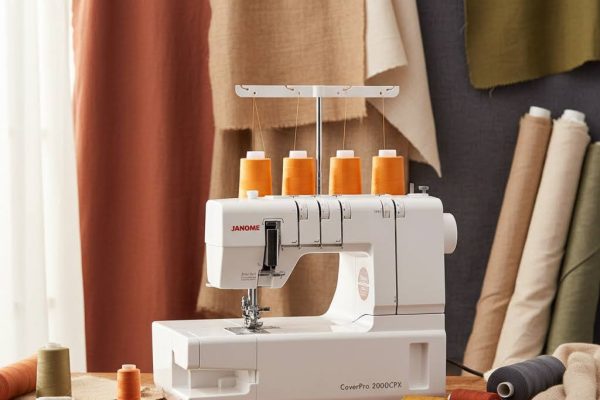 JANOME&reg; CoverPro 2000CPX